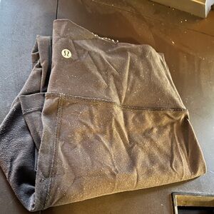 black lululemon leggings